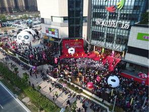 免费吃瓜商业广场,商业广场带你体验不一样的购物狂欢